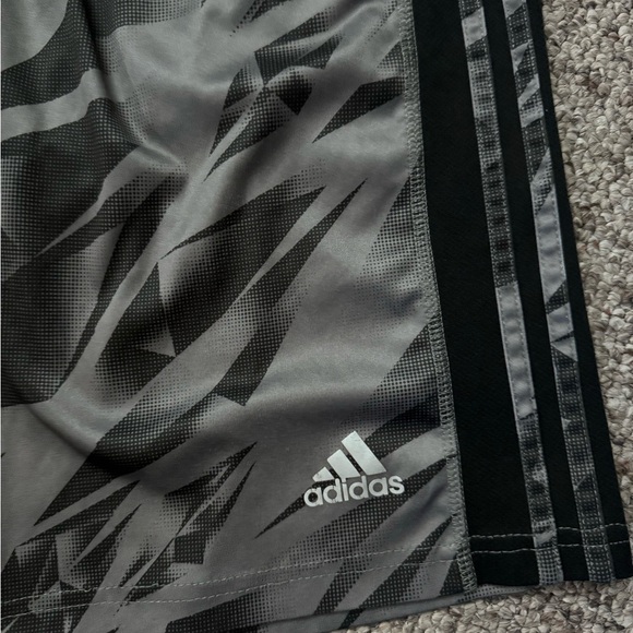 Adidas striped athletic shorts Large youth 14/16 - Picture 6 of 7